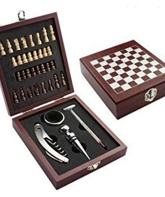 WINE SET WITH CHESS